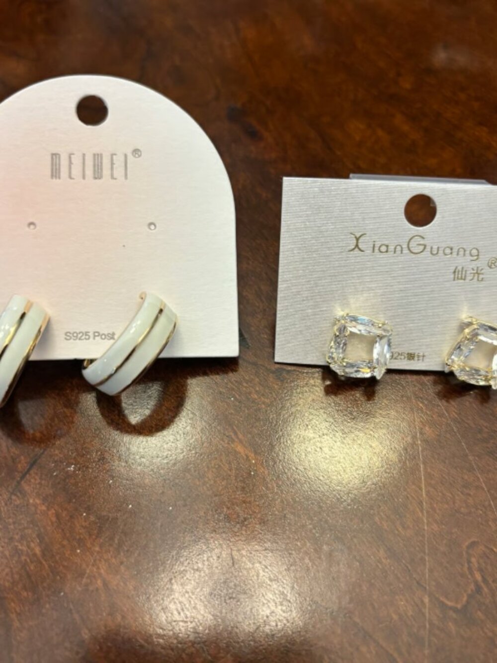 Set of 2 earrings